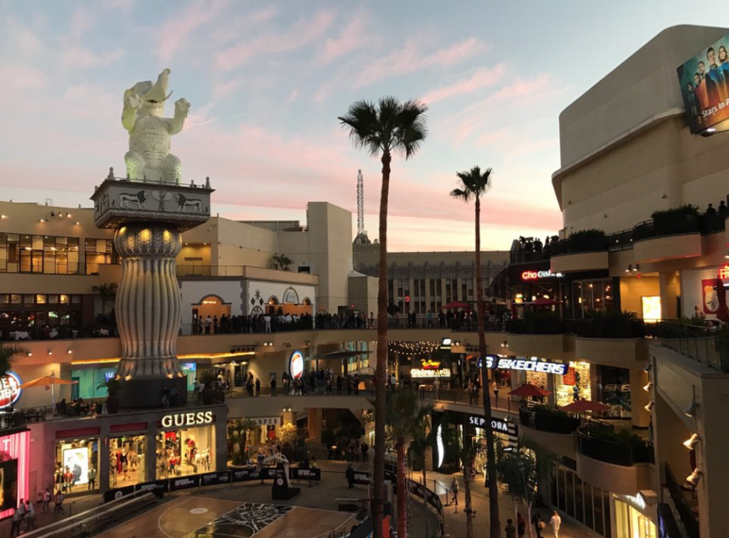 Great shopping plaza for visitors while they seek out the Hollywood Sign